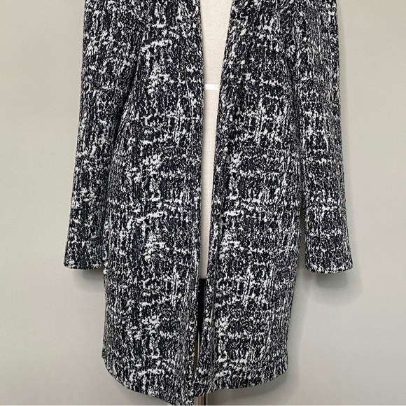 Loft Outlet Black and White Abstract Long Topper Jacket, Medium - Picture 3 of 14